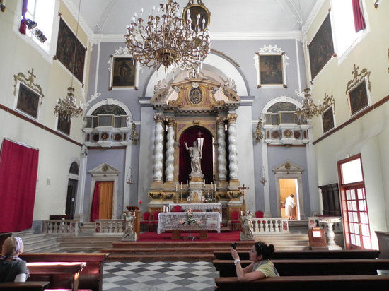 Iglesia franciscana y monasterio